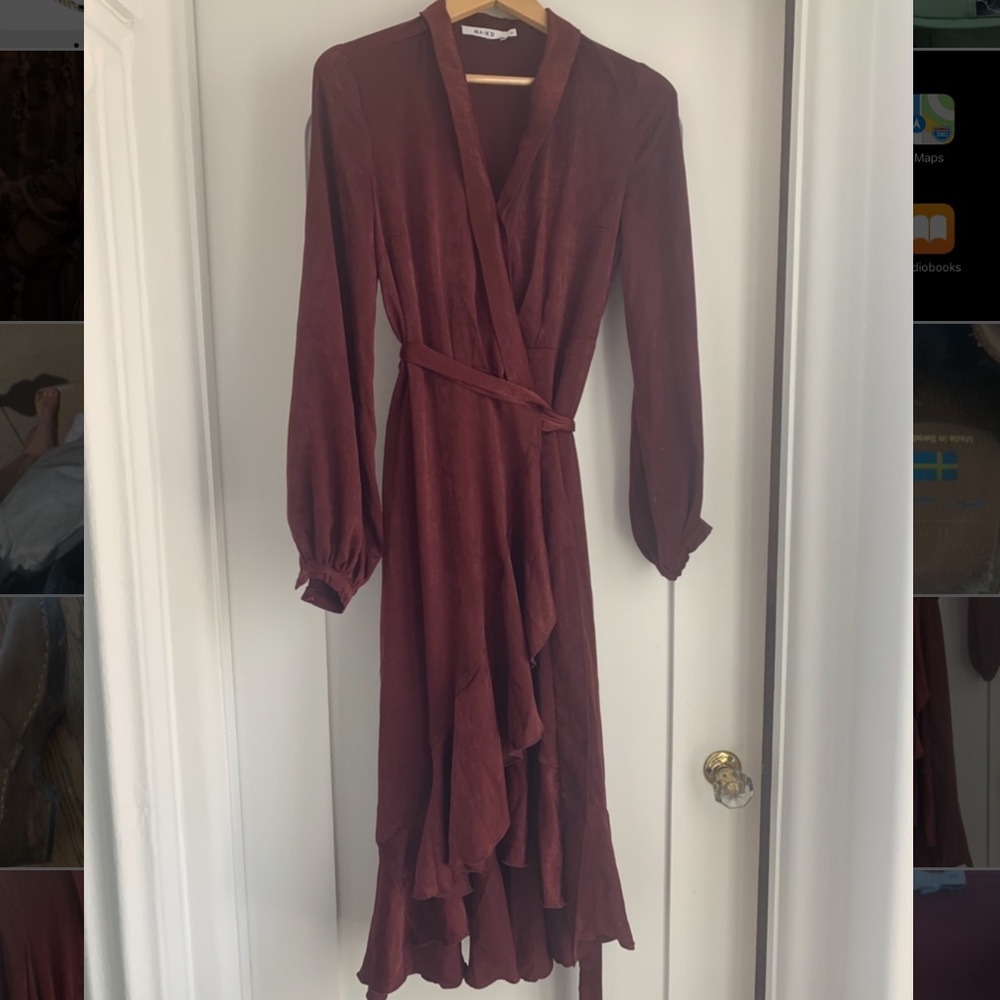 Beautiful wrap dress by Nak-d